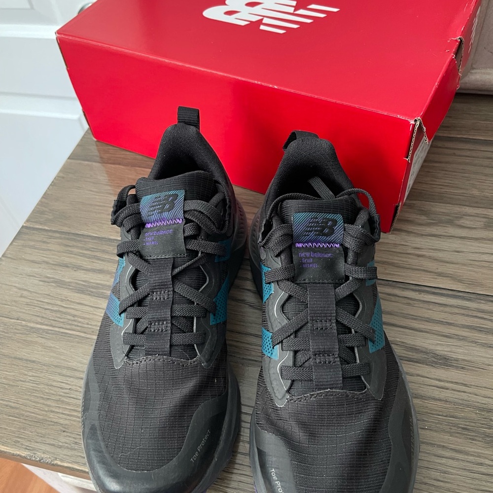 New Balance Women’s Black Athletic Shoes